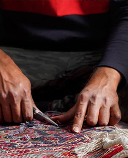 رفو گری قالی در قالیشویی نسیم شهر 